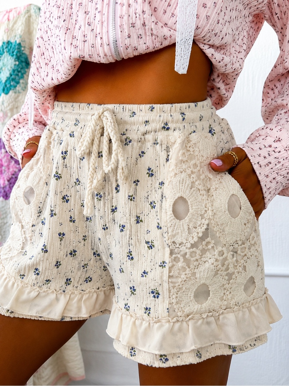 POL Boho CREAM Floral Knit Waistband Lace
Patch Ruffle Shorts SIZES S-L